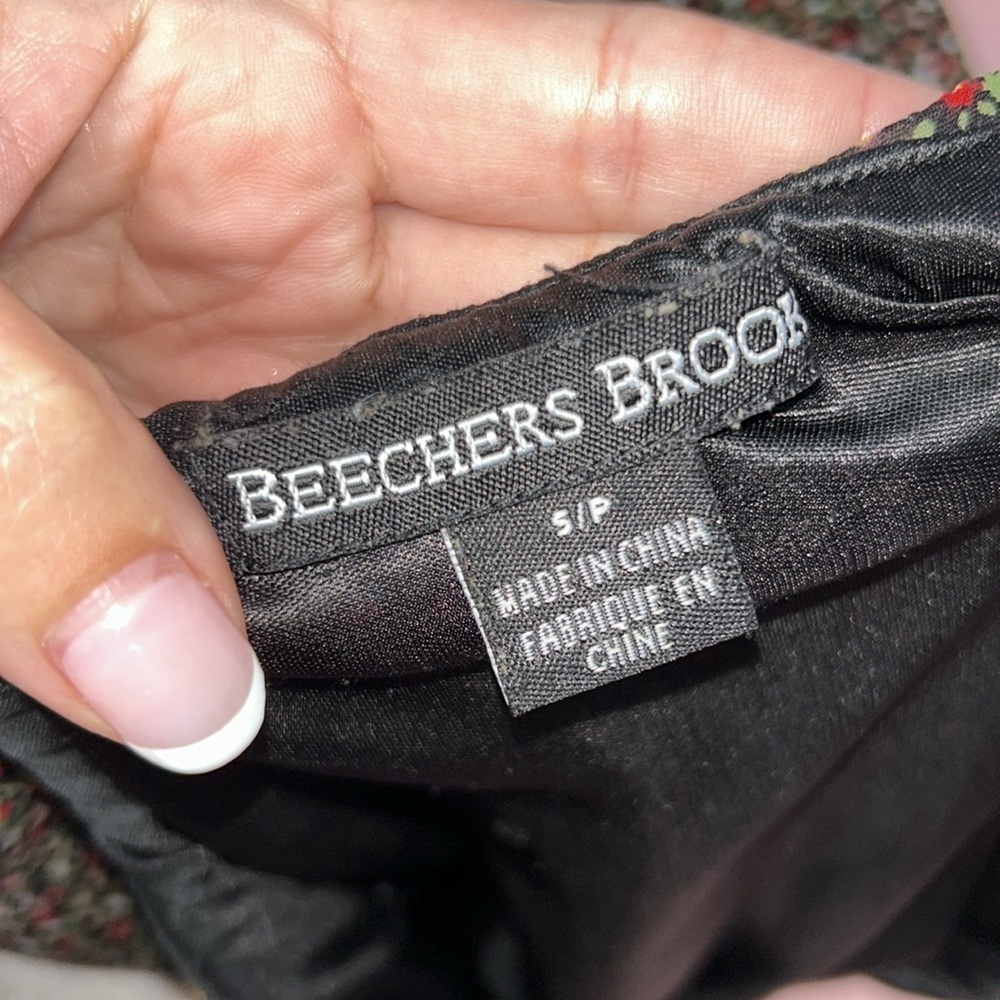 Beechers Brook Floral Skirt Ruffle - Picture 4 of 9